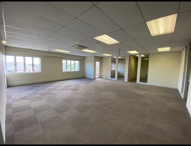 177M² OFFICE TO LET IN FOURWAYS